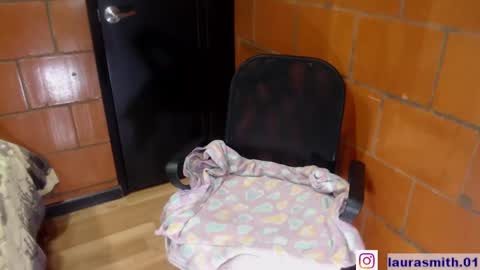 Laura  independent model Next show Monday 2th December online show from 03.04.25