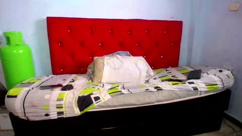 laura_sofia23 online show from 11.04.25