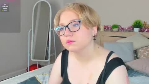 Snapshot of lauraaa_smith chatting on 03.03.26 Laura online show from 03.03.26