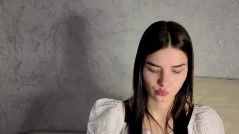 Laura online show from 03.10.26