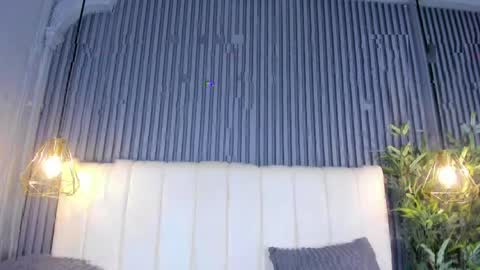 LauraCarther  online show from 04.18.26