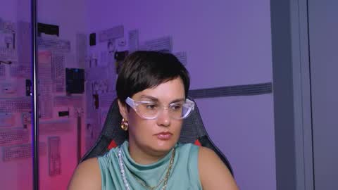 Snapshot of lauradavidsons chatting on 09.13.25 lauradavidsons online show from 09.13.25