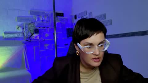 Snapshot of lauradavidsons chatting on 09.17.25 lauradavidsons online show from 09.17.25