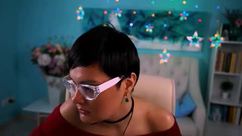 Snapshot of lauradavidsons chatting on 11.02.25 lauradavidsons online show from 11.02.25