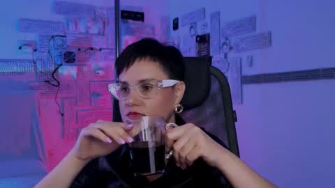 Snapshot of lauradavidsons chatting on 11.09.25 lauradavidsons online show from 11.09.25