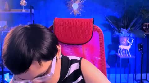 Snapshot of lauradavidsons chatting on 01.15.26 lauradavidsons online show from 01.15.26