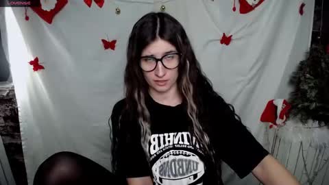 Snapshot of lauradre_ chatting on 01.15.25 Laura online show from 01.15.25