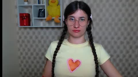 Snapshot of lauradre_ chatting on 06.02.26 Laura online show from 06.02.26