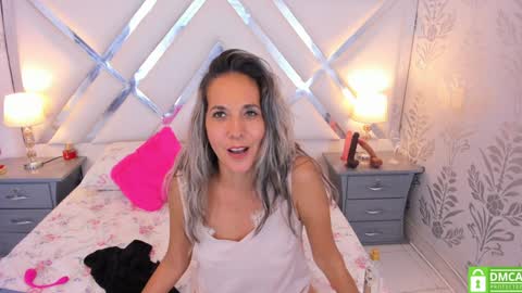 Laura online show from 12.03.24