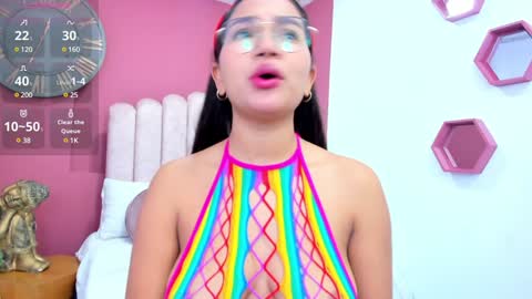 Laura Glowing online show from 12.11.24