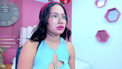 Laura Glowing online show from 12.11.24