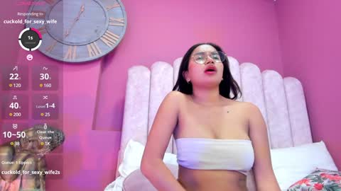 Laura Glowing online show from 12.20.24