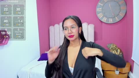 Laura Glowing online show from 01.13.25