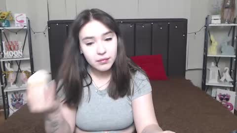 Snapshot of laurahlot chatting on 02.02.25 LauraHlot online show from 02.02.25