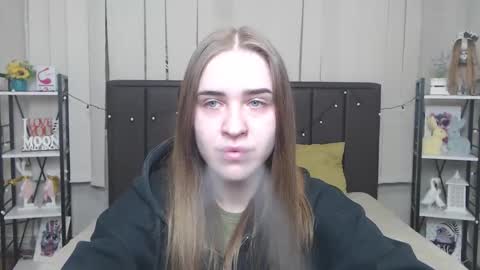 Snapshot of laurahlot chatting on 10.12.25 LauraHlot online show from 10.12.25