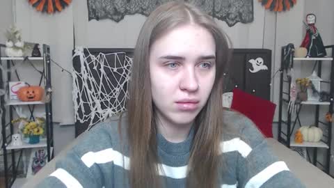 Snapshot of laurahlot chatting on 10.24.25 LauraHlot online show from 10.24.25