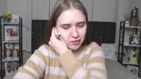 Snapshot of laurahlot chatting on 11.16.25 LauraHlot online show from 11.16.25