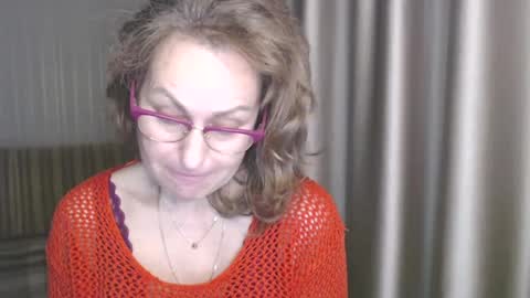 Lauraoven1 online show from 01.09.25