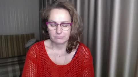 Lauraoven1 online show from 01.10.25