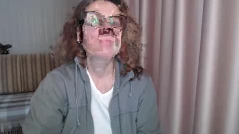 Lauraoven1 online show from 02.05.25