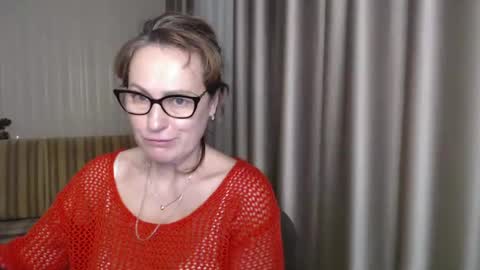 Lauraoven1 online show from 02.10.25