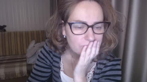 Lauraoven1 online show from 02.13.25