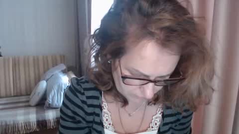 Lauraoven1 online show from 02.17.25