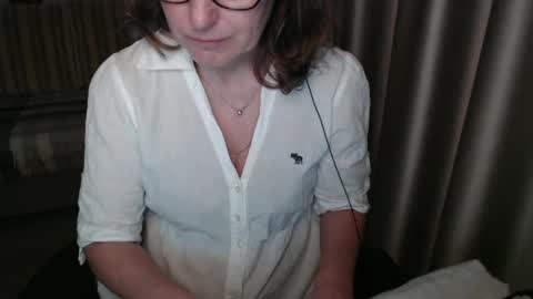 Lauraoven1 online show from 03.06.25