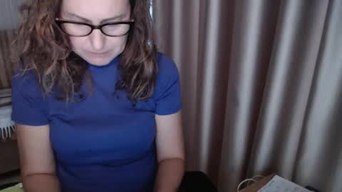 Lauraoven1 online show from 11.07.25
