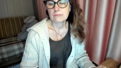 Lauraoven1 online show from 02.12.26