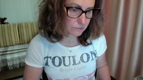 Snapshot of lauraoven1 chatting on 05.28.26 Lauraoven1 online show from 05.28.26