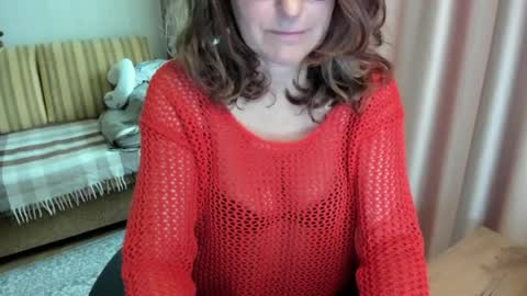Snapshot of lauraoven1 chatting on 06.16.26 Lauraoven1 online show from 06.16.26
