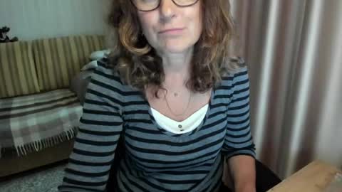 Snapshot of lauraoven1 chatting on 07.06.26 Lauraoven1 online show from 07.06.26