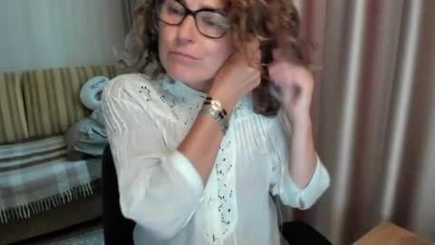 Snapshot of lauraoven1 chatting on 07.12.26 Lauraoven1 online show from 07.12.26
