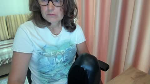 Snapshot of lauraoven1 chatting on 07.15.26 Lauraoven1 online show from 07.15.26