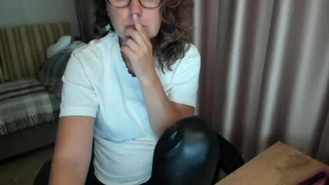 Snapshot of lauraoven1 chatting on 07.22.26 Lauraoven1 online show from 07.22.26
