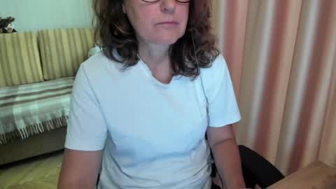 Snapshot of lauraoven1 chatting on 07.24.26 Lauraoven1 online show from 07.24.26
