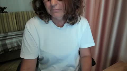 Snapshot of lauraoven1 chatting on 07.28.26 Lauraoven1 online show from 07.28.26