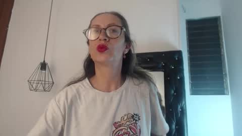 Laura Sofia online show from 02.12.26