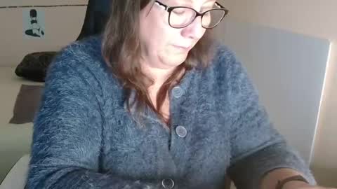 Snapshot of laureanne50 chatting on 12.07.24 laureanne online show from 12.07.24