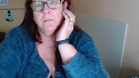 Snapshot of laureanne50 chatting on 12.23.24 laureanne online show from 12.23.24