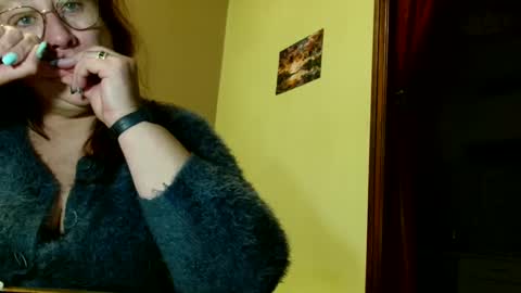 Snapshot of laureanne50 chatting on 12.23.24 laureanne online show from 12.23.24