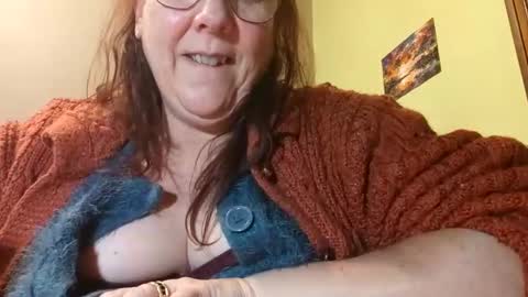 Snapshot of laureanne50 chatting on 01.21.25 laureanne online show from 01.21.25