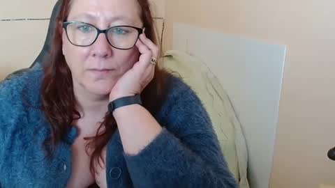 Snapshot of laureanne50 chatting on 02.04.25 laureanne online show from 02.04.25