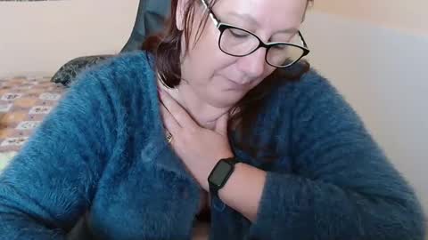 Snapshot of laureanne50 chatting on 03.07.25 laureanne online show from 03.07.25