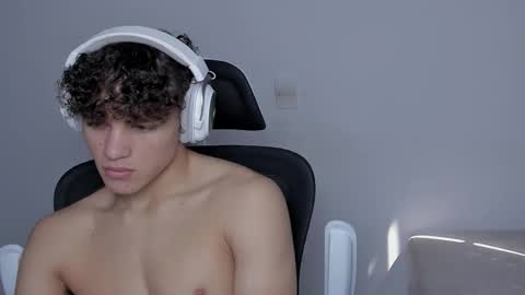 Laureent online show from 10.29.25