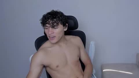 Laureent online show from 11.23.25