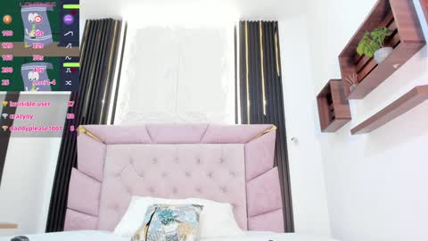 Snapshot of laurem_paulette chatting on 01.17.25 Laurem online show from 01.17.25