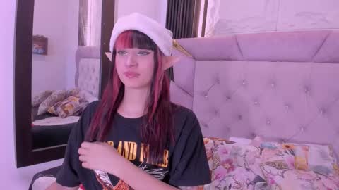 Laurem online show from 12.22.25