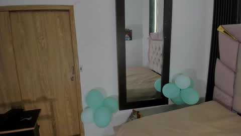 Laurem online show from 02.16.26